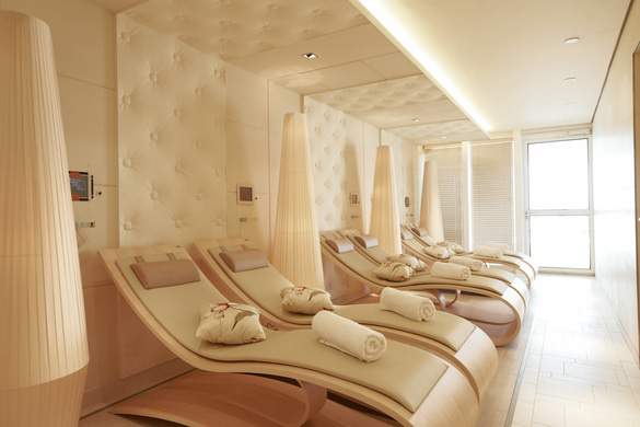 Hapag Lloyd EUROPA 2 OCEAN_SPA.jpg